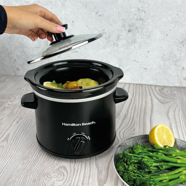 Hamilton Beach Essentials Food Prep Set, 4 in 1 Blender, Deep Fill Sand wich Toaster, 1.8L Slow Cooker - Black